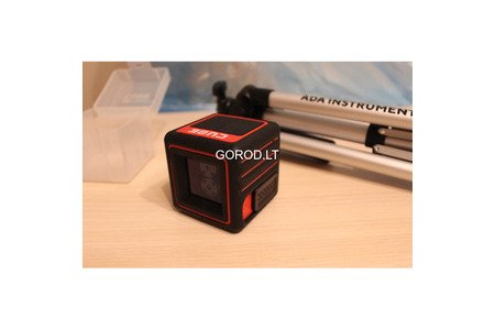 Лазерный уровень со штативом