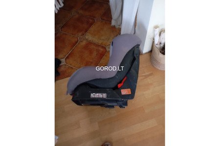 Автомобильное кресло