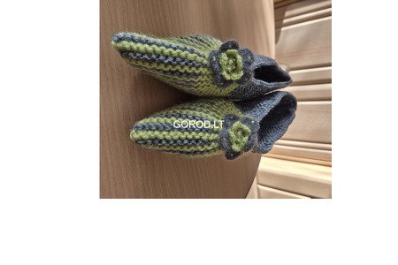 Вязаные тапочки.