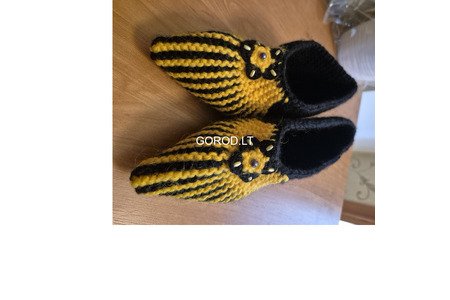 Вязаные тапочки.