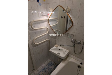 продается 4-х комн. квартира