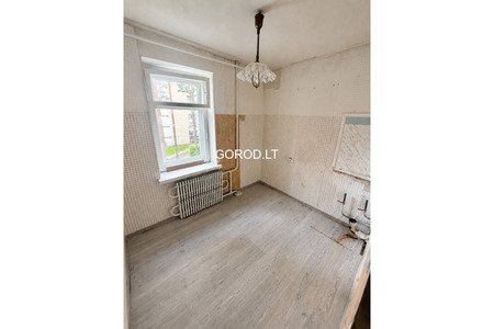 Продаётся 1-комнатная квартира в Висагинасе, ул. Космосо, 4 — 33 м² | 3 этаж | 31 000 €