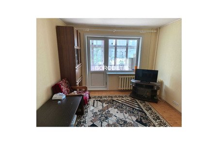 Продается 1-комнатная квартира в 1-ом микрорайоне