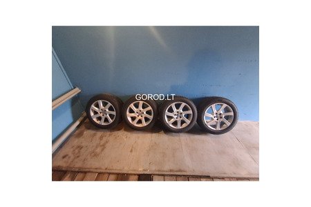 Продам литые диски с хорошей зимней резиной R-17 225/50. На Volvo.  280.