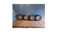 Продам литые диски с хорошей зимней резиной R-17 225/50. На Volvo.  280.